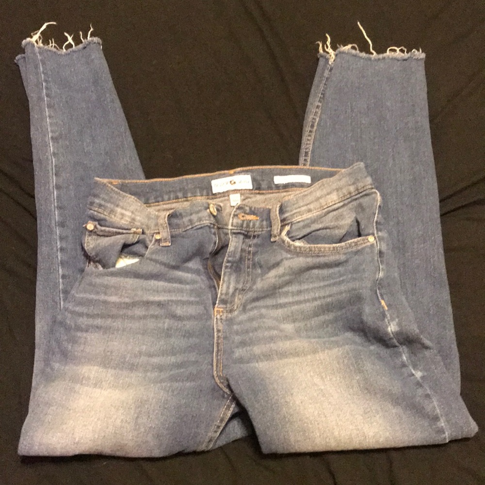 Black Daisy high rise straight crop jean
